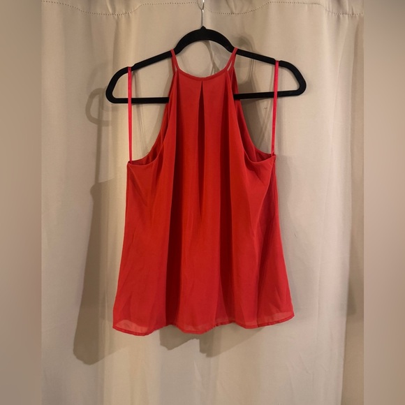 Novoh Red Sleeveless Top - Picture 2 of 6